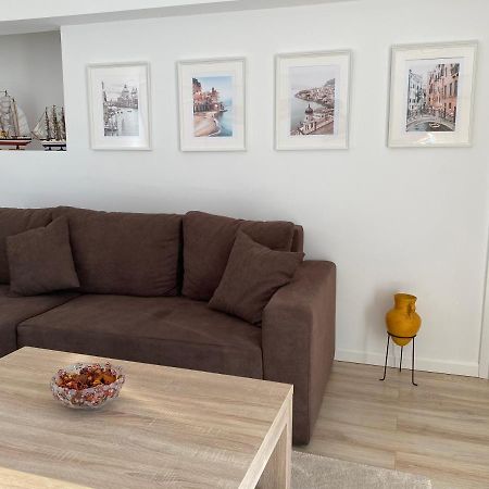 Magheru Cozy New Apartament 2 Rooms Bukares Bagian luar foto