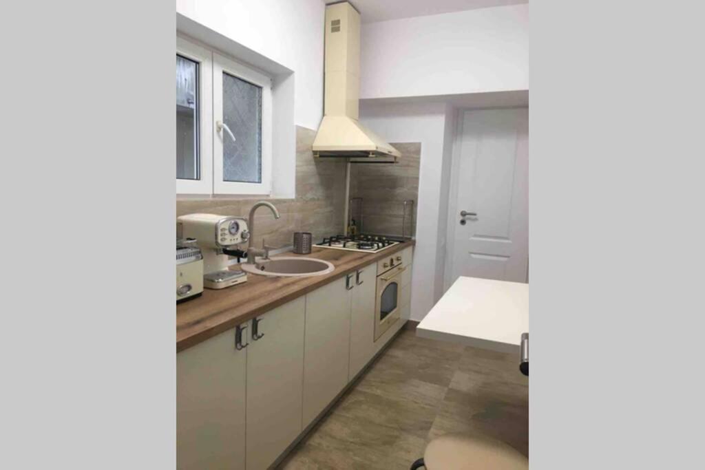 Magheru Cozy New Apartament 2 Rooms Bukares Bagian luar foto