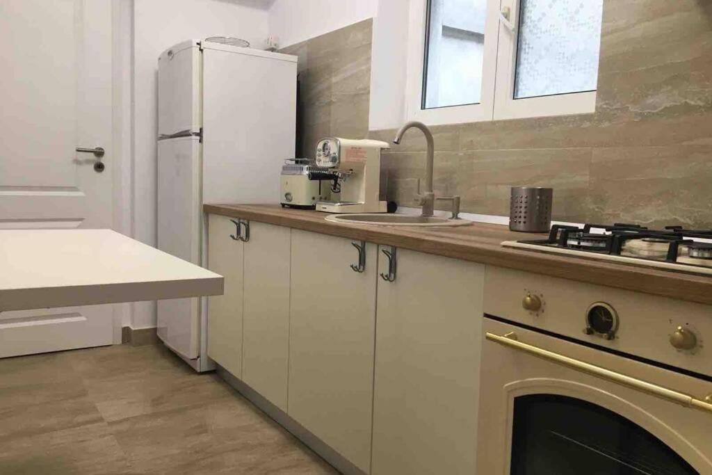 Magheru Cozy New Apartament 2 Rooms Bukares Bagian luar foto